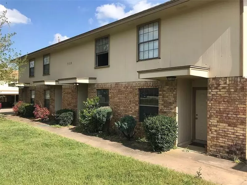 509 S Beverly Street #1, Crowley, TX 76036