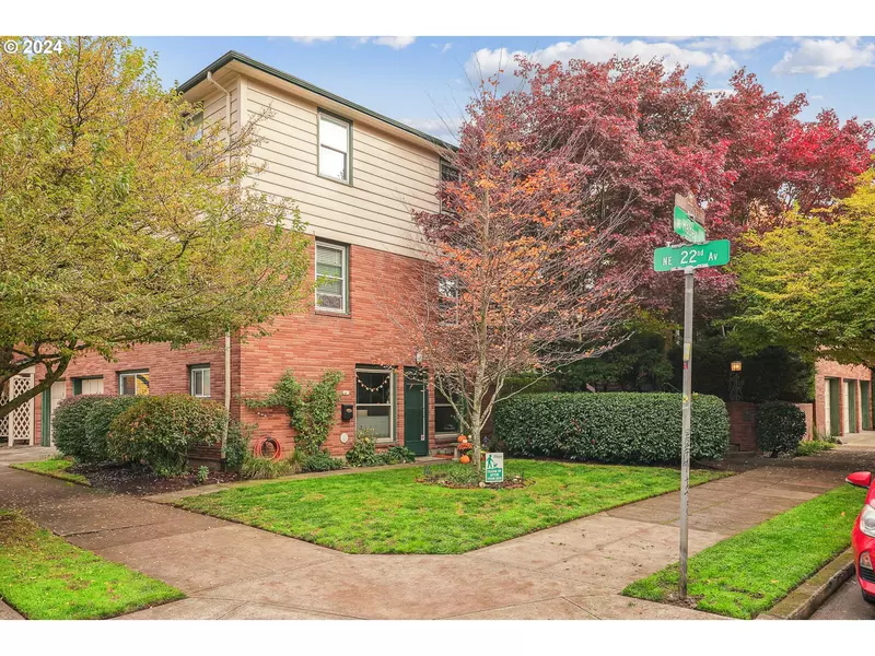 2211 NE HALSEY ST #6, Portland, OR 97232