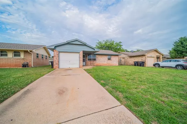 2504 Kings Road, Moore, OK 73160