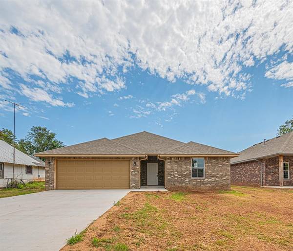 118 Cedar Street, Perry, OK 73077