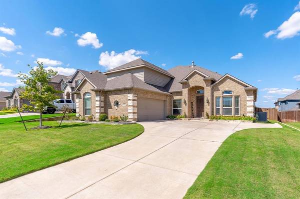 1705 Stags Leap Trail, Kennedale, TX 76060