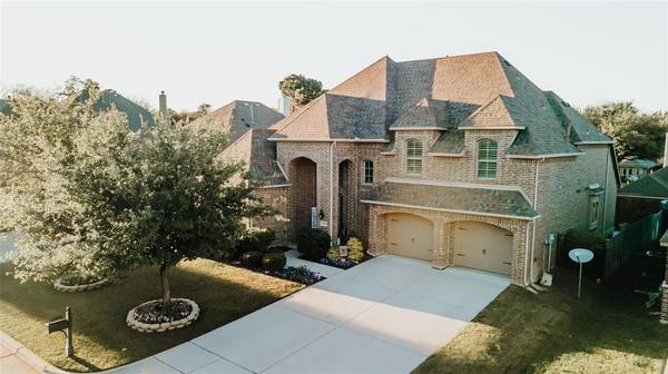 5303 Runnymede Court,  Arlington,  TX 76016