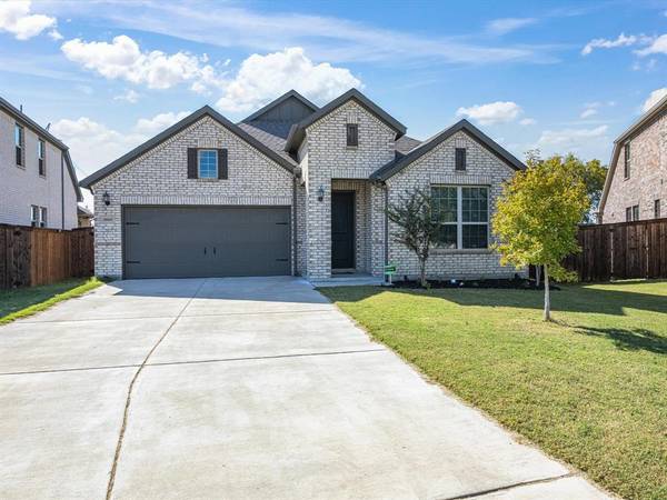 10005 Callan Lane,  Fort Worth,  TX 76131