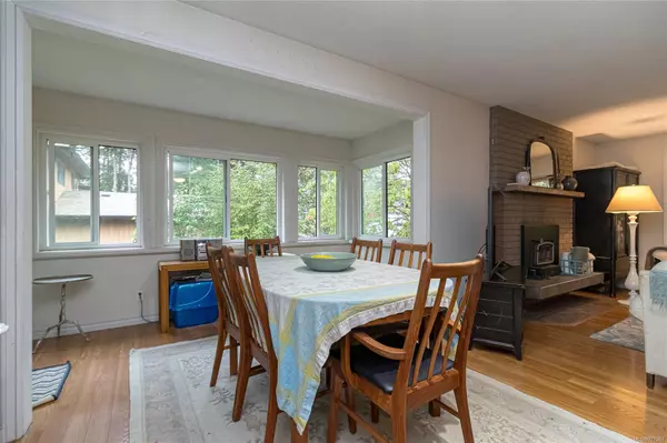 Central Saanich, BC V8M 1K9,7765 Trentelmann Pl