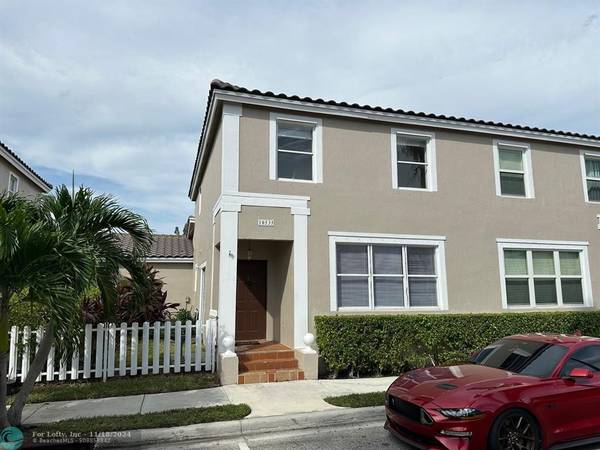 10535 NW 57th St, Coral Springs, FL 33076