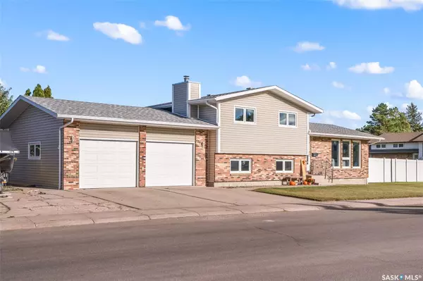 153 Blue Sage DRIVE, Moose Jaw, SK S6J 1C7