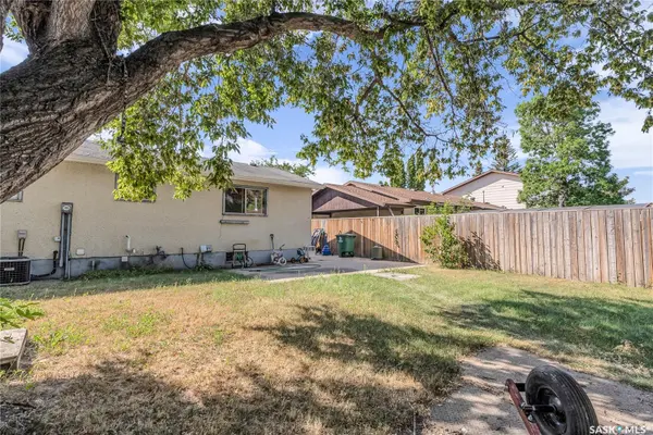 103 Mackie CRESCENT, Saskatoon, SK S7L 3V6