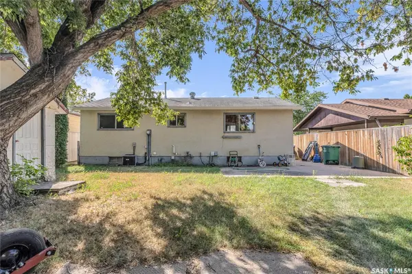 103 Mackie CRESCENT, Saskatoon, SK S7L 3V6