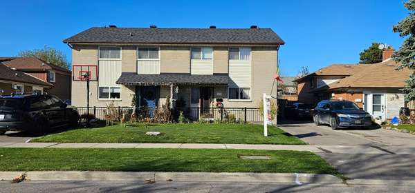 27 Felan CRES, Toronto W10, ON M9V 3A2