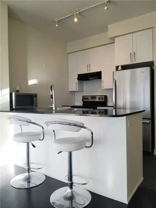 Mississauga, ON L5B 0G3,4065 Brickstone Mews #907