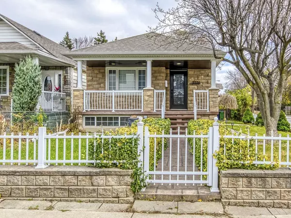 533A McRoberts AVE, Toronto W03, ON M6E 4R5