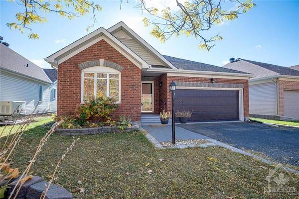 8 SPINNEY WAY, Barrhaven, ON K2J 4Y8