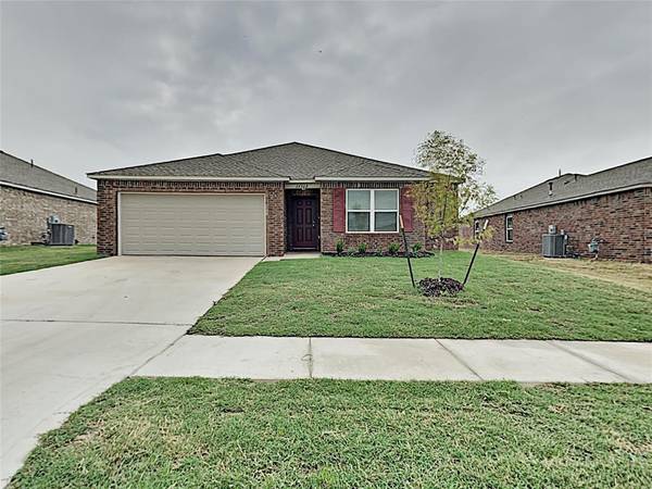 11512 NW 97th Street, Yukon, OK 73099