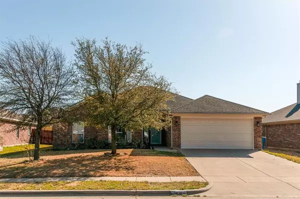 706 Lakeview Drive, Alvarado, TX 76009