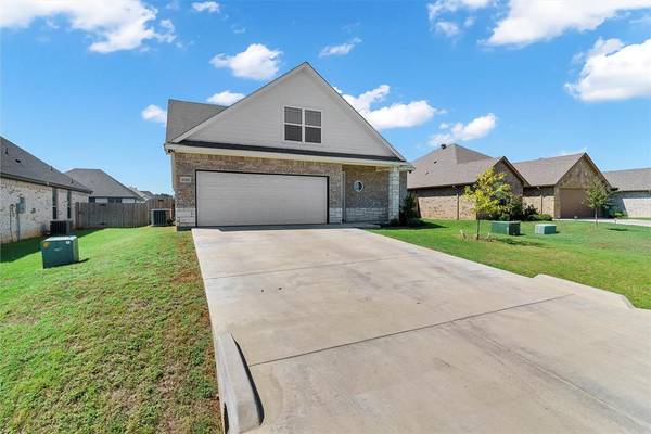 Granbury, TX 76049,3320 White Horse Drive