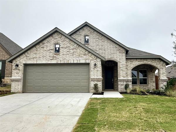 921 Beverly Drive, Cleburne, TX 76033