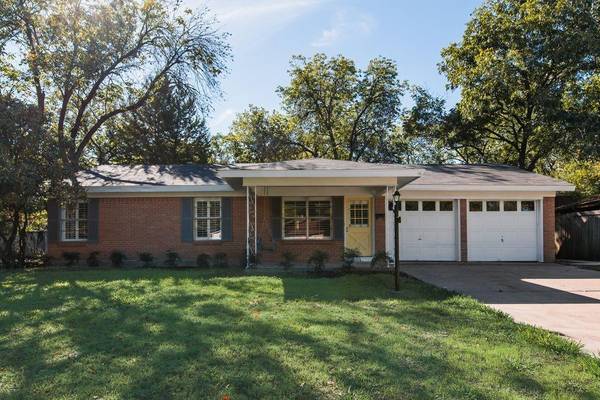 214 Turtle Creek Drive, Arlington, TX 76010