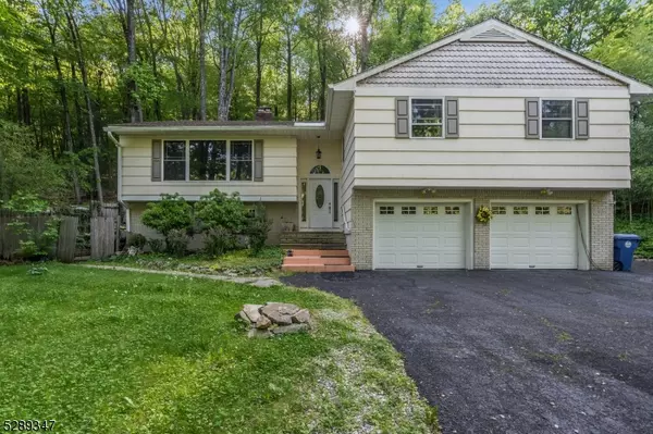 33 Bailey Hollow Rd, Morris Twp., NJ 07960