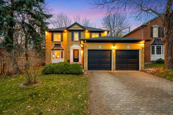 14 Grand Forest DR, Barrie, ON L4N 7E7