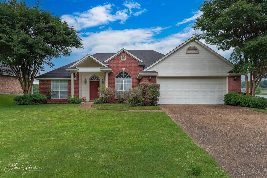 3665 Lakeside Drive, Shreveport, LA 71119