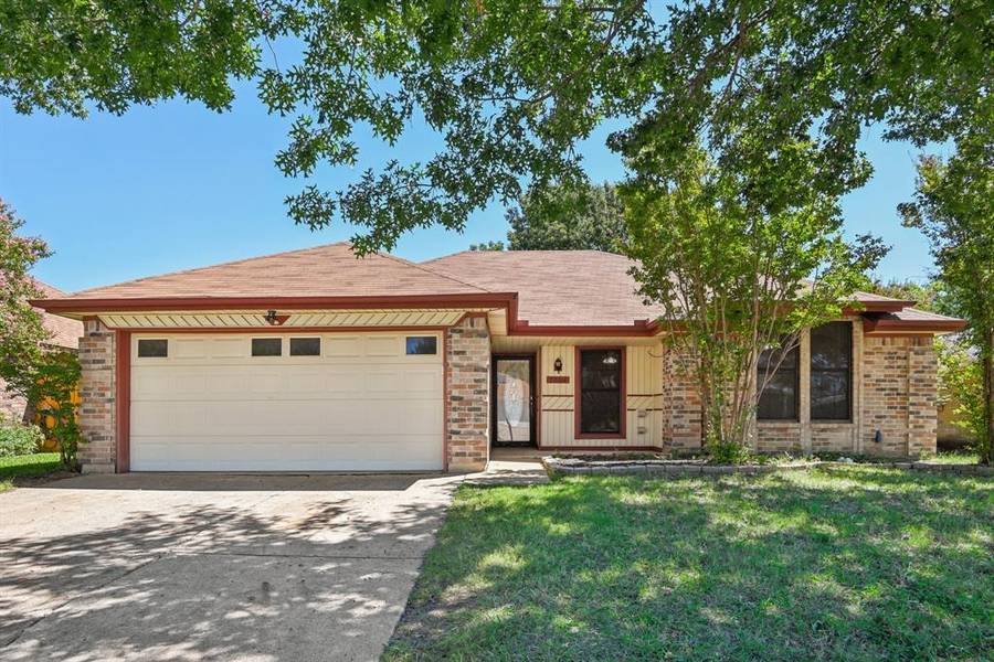 7204 Kary Lynn Drive E, Watauga, TX 76148