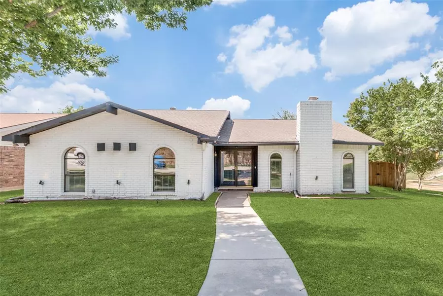 1800 Red Oak Lane, Carrollton, TX 75007