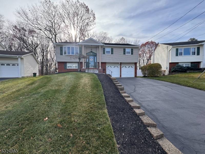 93 Circle Dr, Rockaway Twp., NJ 07866