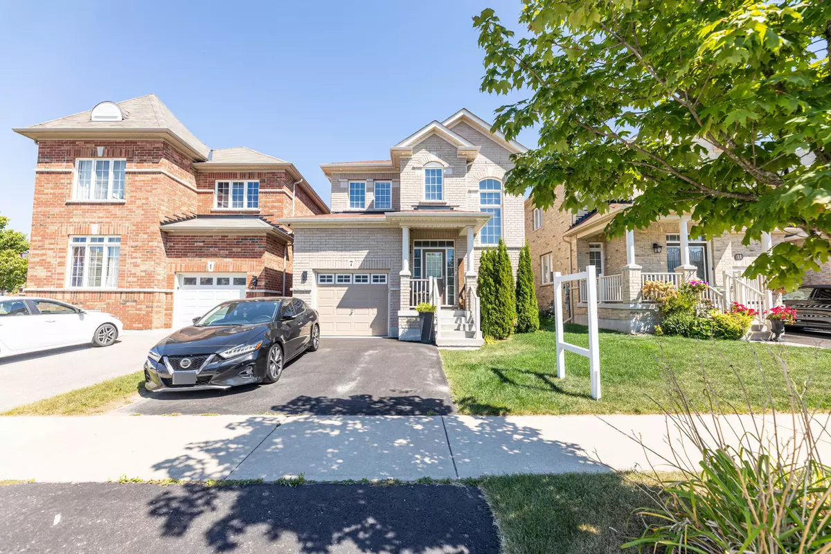 Clarington, ON L1B 0E2,7 McDonald CRES