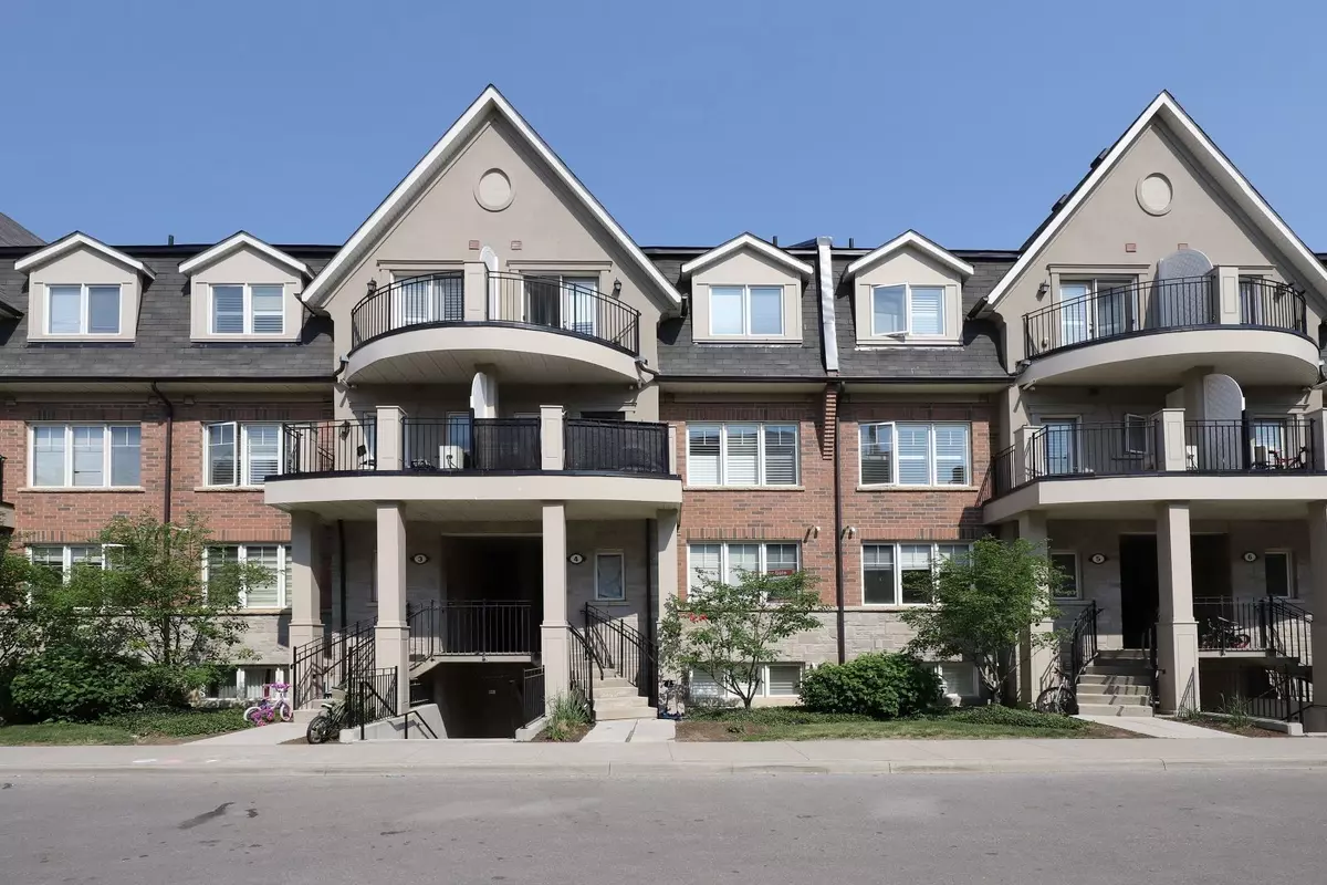 Oakville, ON L6M 0J7,2420 Baronwood DR #4-02