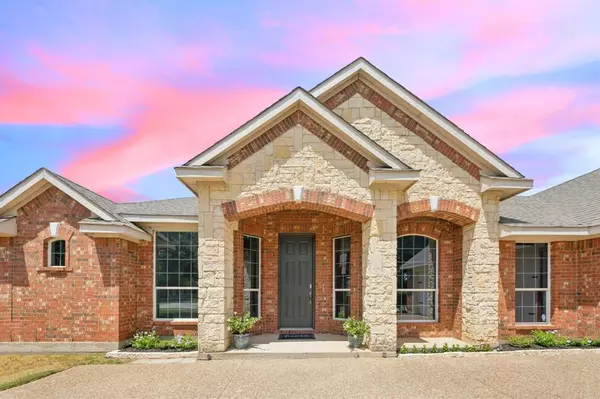 345 Cedar Crest Drive, Justin, TX 76247