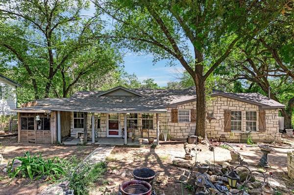 636 Alameda Road,  Azle,  TX 76020