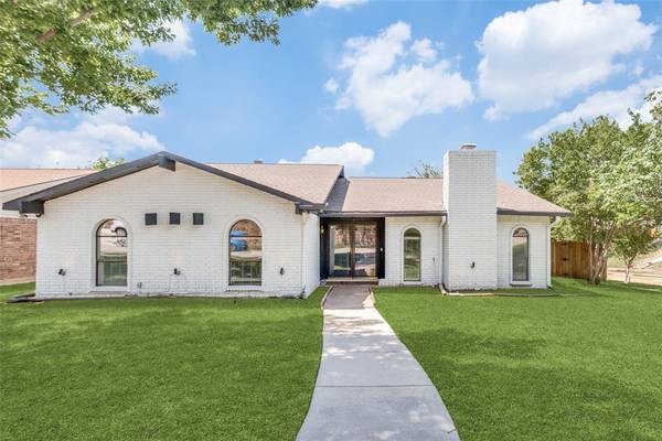 1800 Red Oak Lane, Carrollton, TX 75007