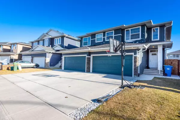 14 Redstone Mews NE, Calgary, AB T3N 0N5