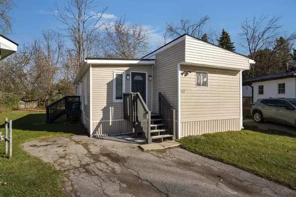 Orillia, ON L3V 6L8,580 West ST S #59