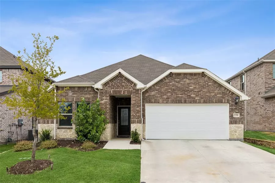 230 Luna Lane, Lake Dallas, TX 75065