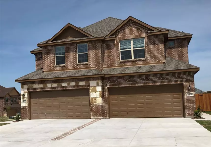 1021 W Sierra Vista Court, Midlothian, TX 76065