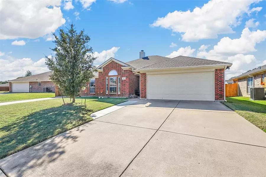 493 Mesa Vista Drive, Crowley, TX 76036