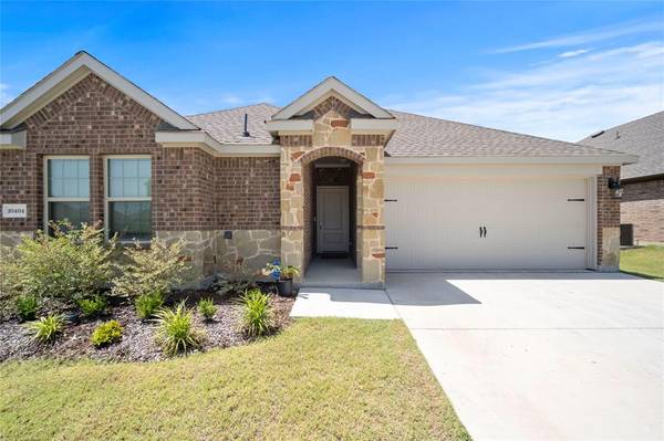 10404 Plumlee Lane, Aubrey, TX 76227