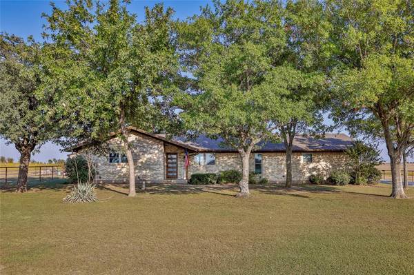 1510 County Road 405,  Gainesville,  TX 76240