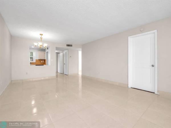 Sunrise, FL 33322,7891 N Sunrise Lakes Dr  #101