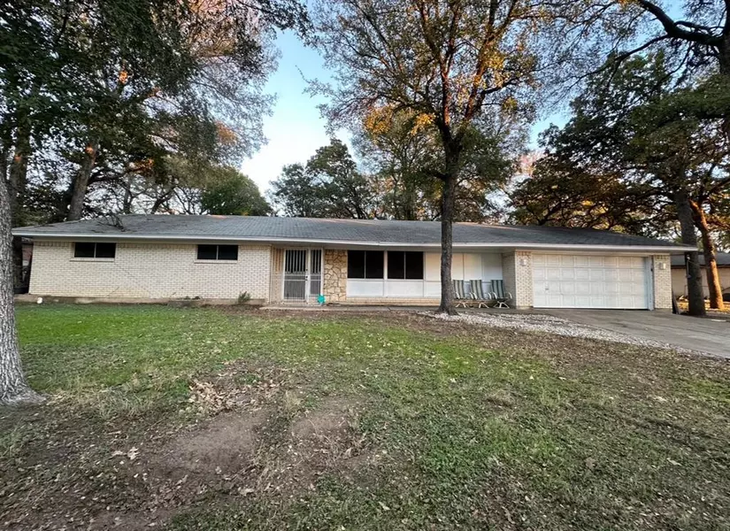 3404 Alhambra Drive, Forest Hill, TX 76119