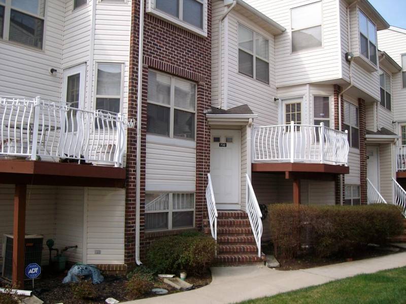 82 S Devine Street, Newark City, NJ 07106