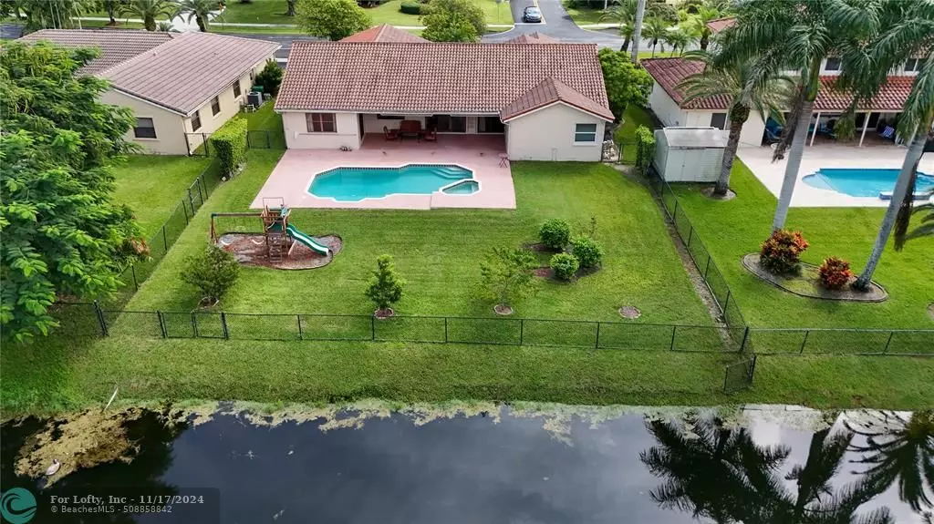 5001 Hawkes Bluff Ave, Davie, FL 33331