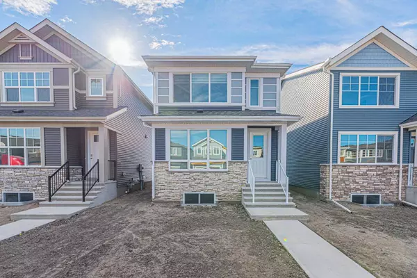 272 Corner Glen CRES Northeast, Calgary, AB T3N 2L8