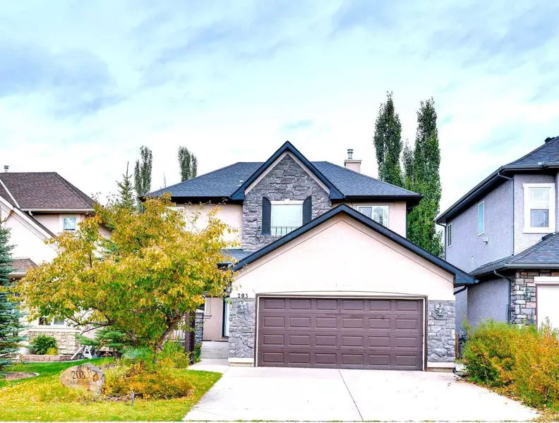 203 Evergreen HTS SW, Calgary, AB T2Y 3Y8