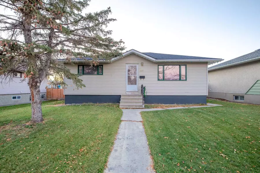 7635 21 ST Southeast, Calgary, AB T2C 0V6