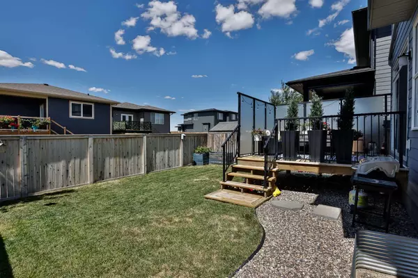 Lethbridge, AB T1J 5J6,489 Devonia WAY West