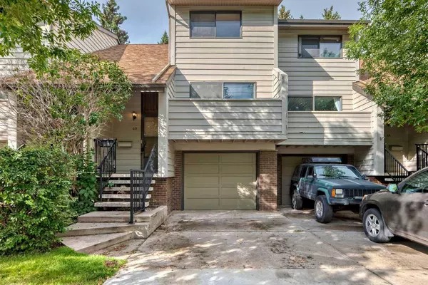 Calgary, AB T3A 2C6,3302 50 ST NW #49