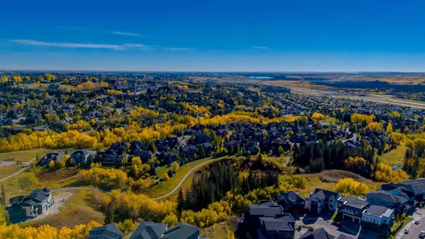 Calgary, AB T3H 6C8,25 Timberline CT SW