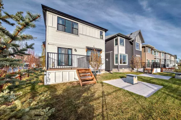 Calgary, AB T3R 1Y2,89 Sage Hill CRES NW